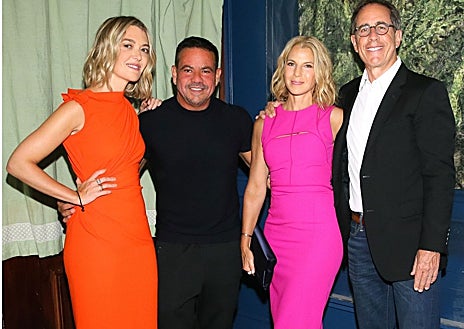 Imagen secundaria 1 - Doña Letizia y Marta Ortega con vestido de Zara diseñado por Narciso Rodríguez