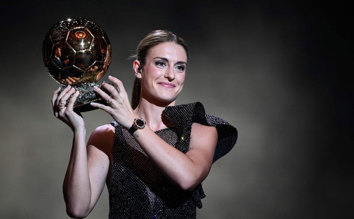 Alexia Putellas recibe el Balón de Oro 2022