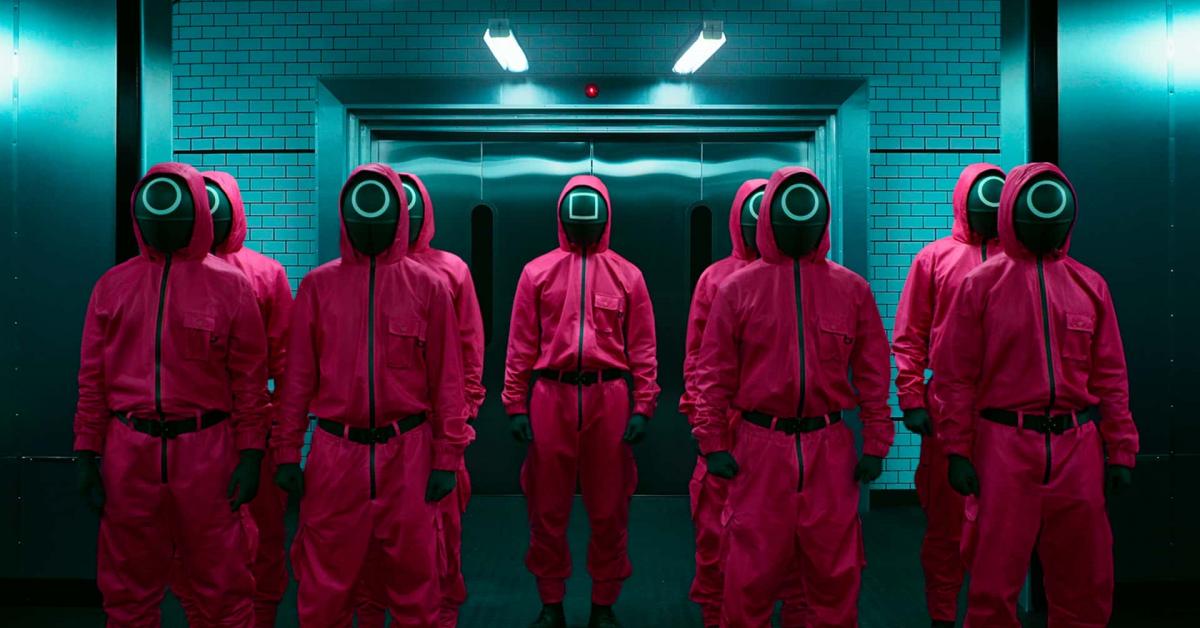 No se queda atrás el famoso mono rojo con la careta negra que lleva un dibujo de un triángulo, un círculo o un cuadrado. No cabe duda de que 'El juego del calamar' seguirá dando mucho que hablar...