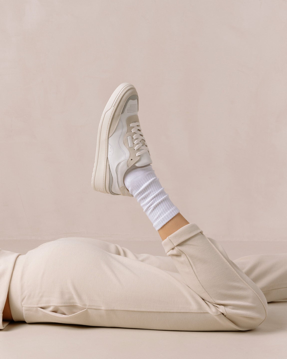 Zapatillas de Alohas modelo TB.87 white and gray: 150 euros.