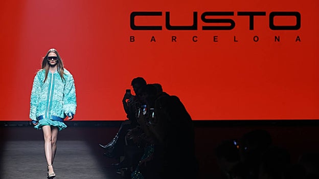 Desfile de Custo Barcelona en la MBFW Madrid de septiembre de 2022.