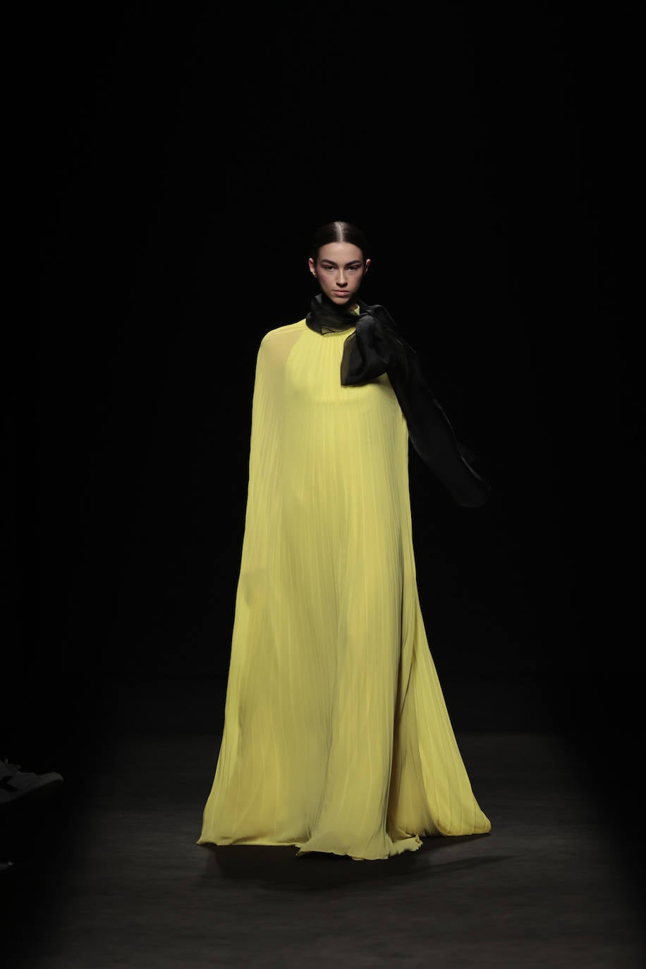 Los tejidos fluidos han sido otros de los protagonistas de este desfile