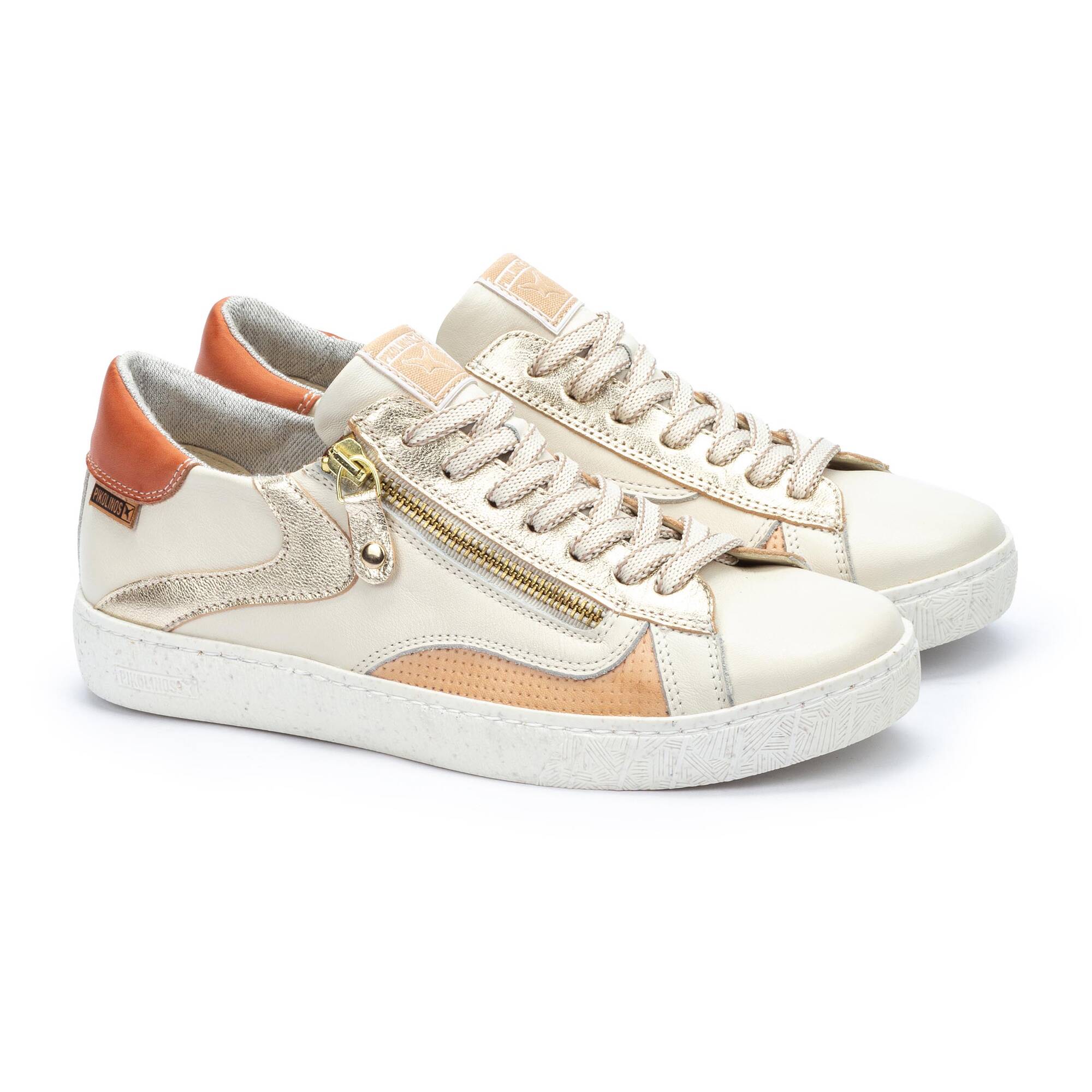 Pikolinos es sinónimo de calidad, y sus deportivas Lanzarote no iban a ser menos. Con cremallera lateral, para mayor comodidad, valen 109,95 euros.