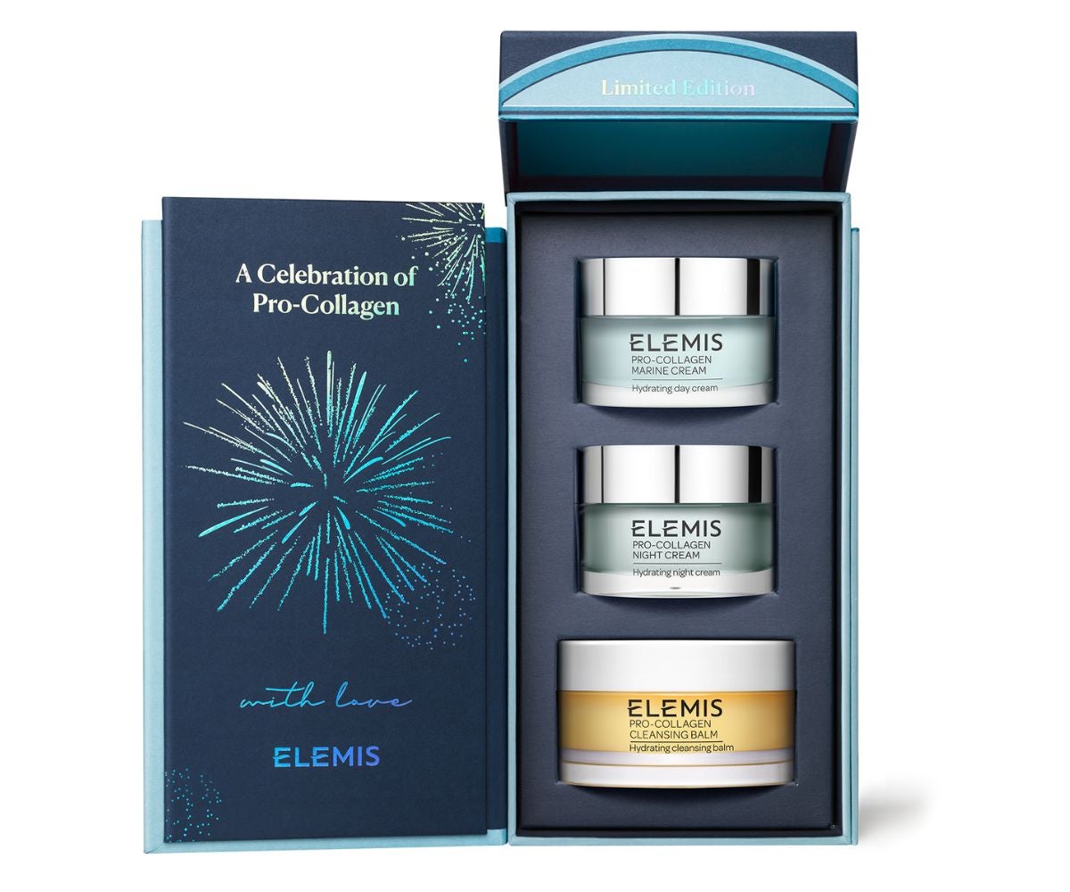 La Cabina de Elemis (120 €). Un cofre de edición limitada que contiene los tres productos emblemáticos de la gama Pro-Collagen: Marine Cream, una crema que incrementa la hidratación, reduce las líneas de expresión y las arrugas y mejora la firmeza y elasticidad, el Cleansing Balm, el limpiador con 3 texturas que nutre, desmaquilla e hidrata, y la Night Cream, a base de laminaria digitata y red algae que ayuda a mantener la piel en óptimas condiciones de hidratación.
