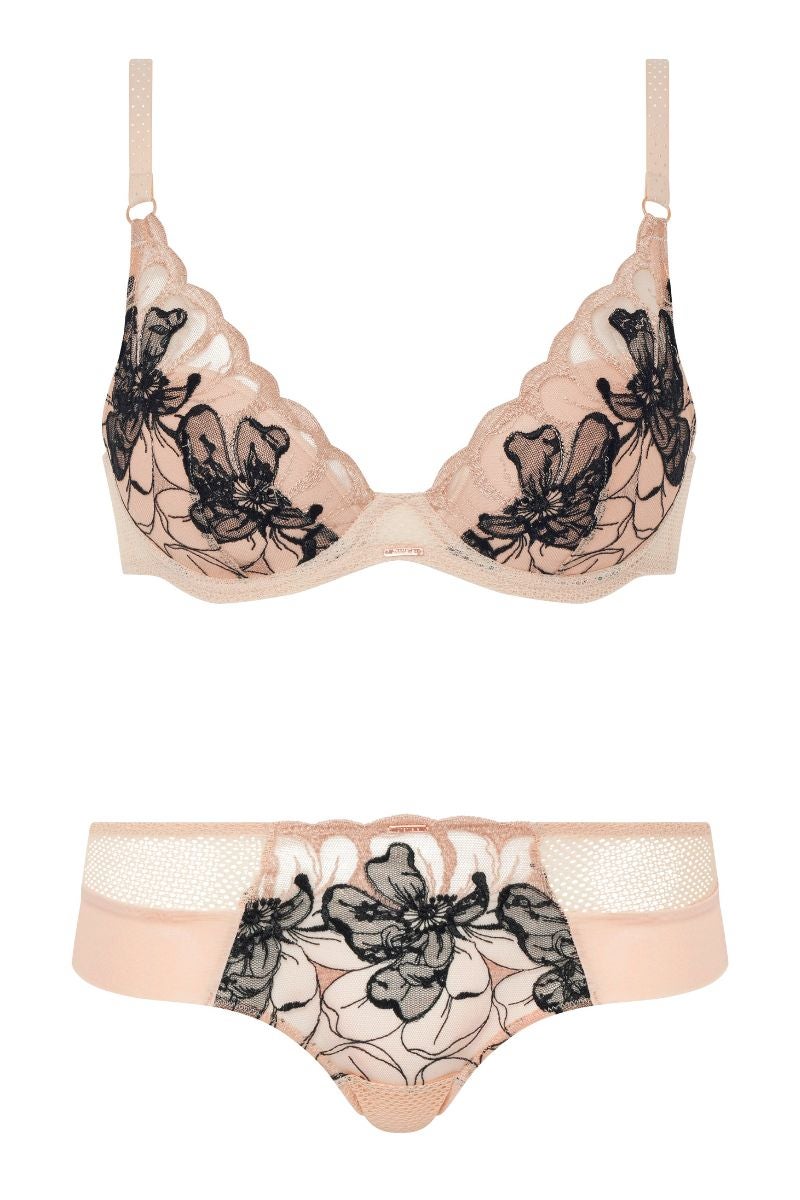 Chantelle.  Bralette bicolor sin aros con encaje y transparencias que viene acompañado de una braguita de cintura media  a juego. C.P.V.