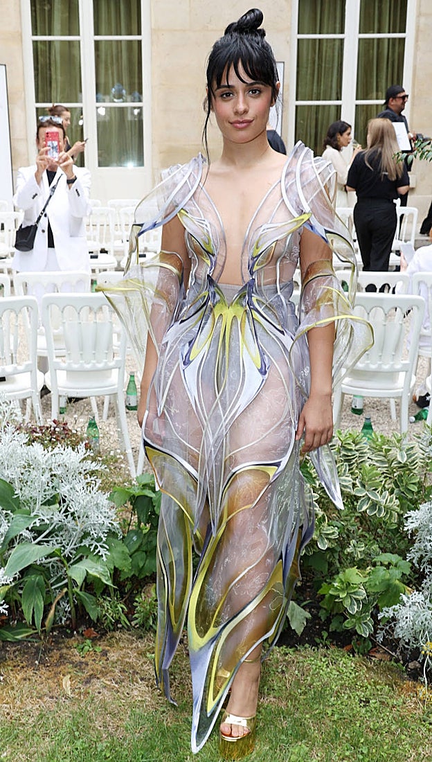 Camila Cabello en el Show de Iris Van Herpen.