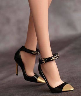 Imagen secundaria 2 - Barbie viste Moschino.