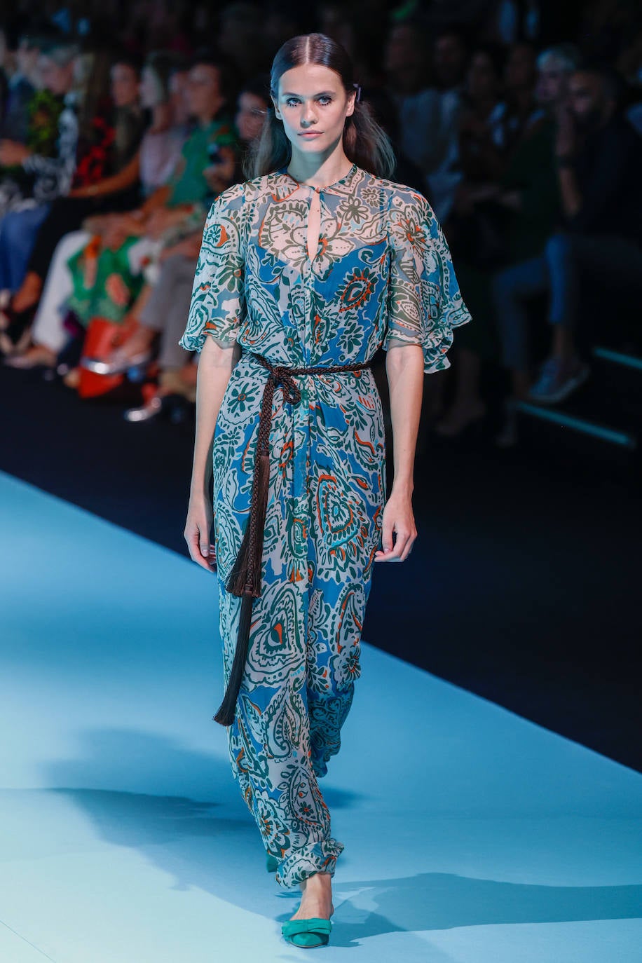 MBFWMadrid Primavera/Verano 2024: Jórge Vázquez viaja a los 60 con una colección de inspiración retro