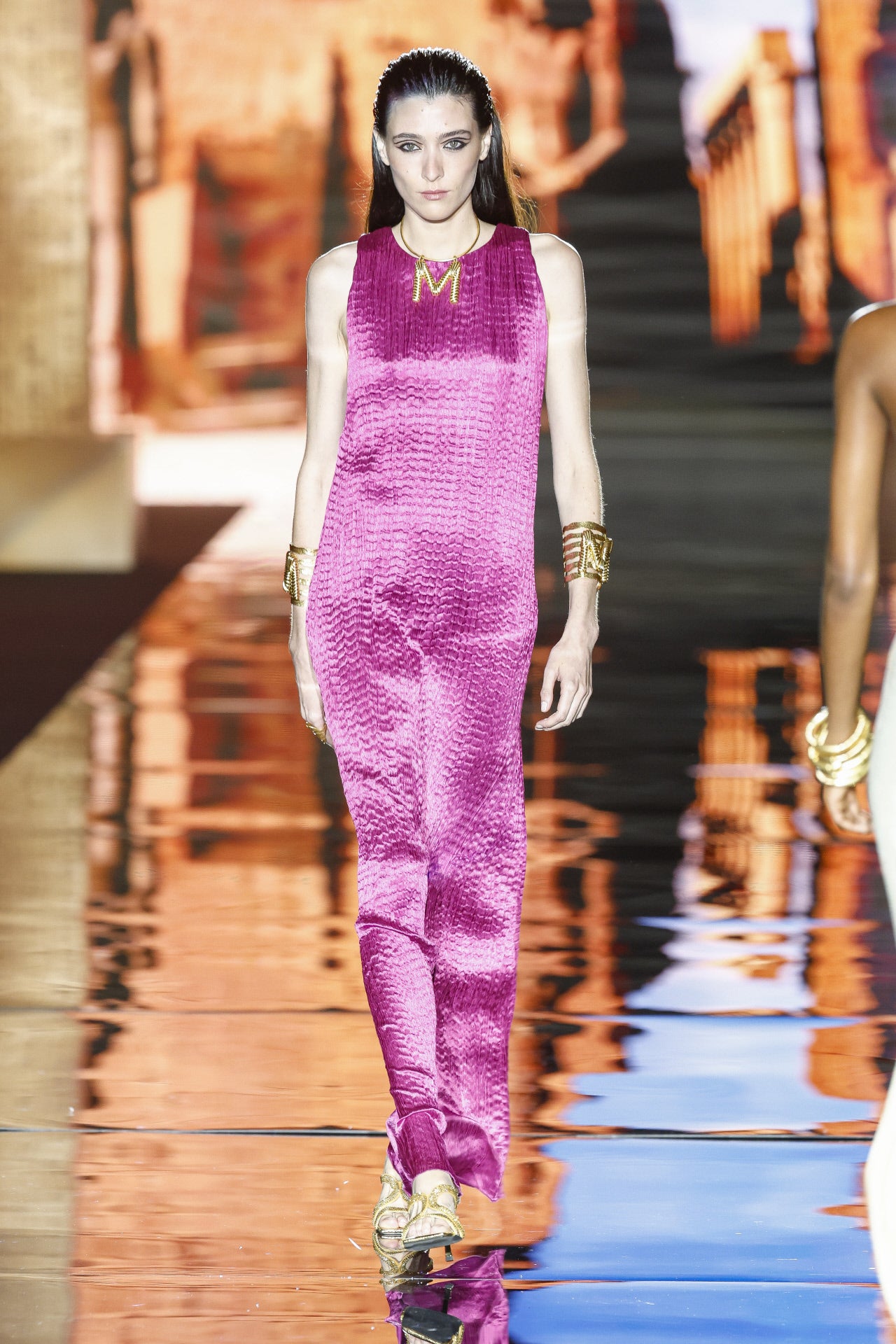 La 'M' tan emblemática de la marca aparece en todo tipo de joyas. 