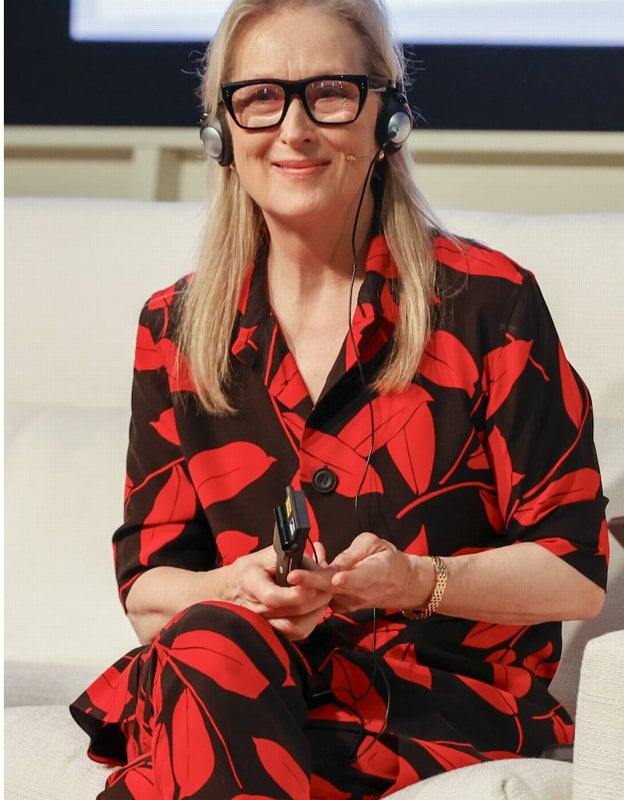 Meryl Streep se ha reunido con alumnos y profesores que han participado en el programa cultural 'Las decisiones de Mery'.