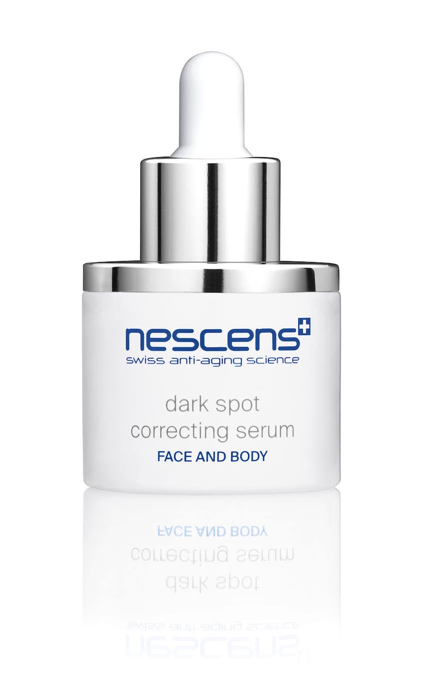 Nescens Dark Spot Correcting Serum (225 €). Tratamiento cosmecéutico intensivo con eficaces activos despigmentantes como la niacinamida, la alfa-arbutina o el ácido fítico, que reduce, bloquea y previene las manchas de la piel, tanto del rostro, como del cuerpo. Actúa sobre las manchas oscuras, reduciendo gradualmente su tamaño e intensidad.