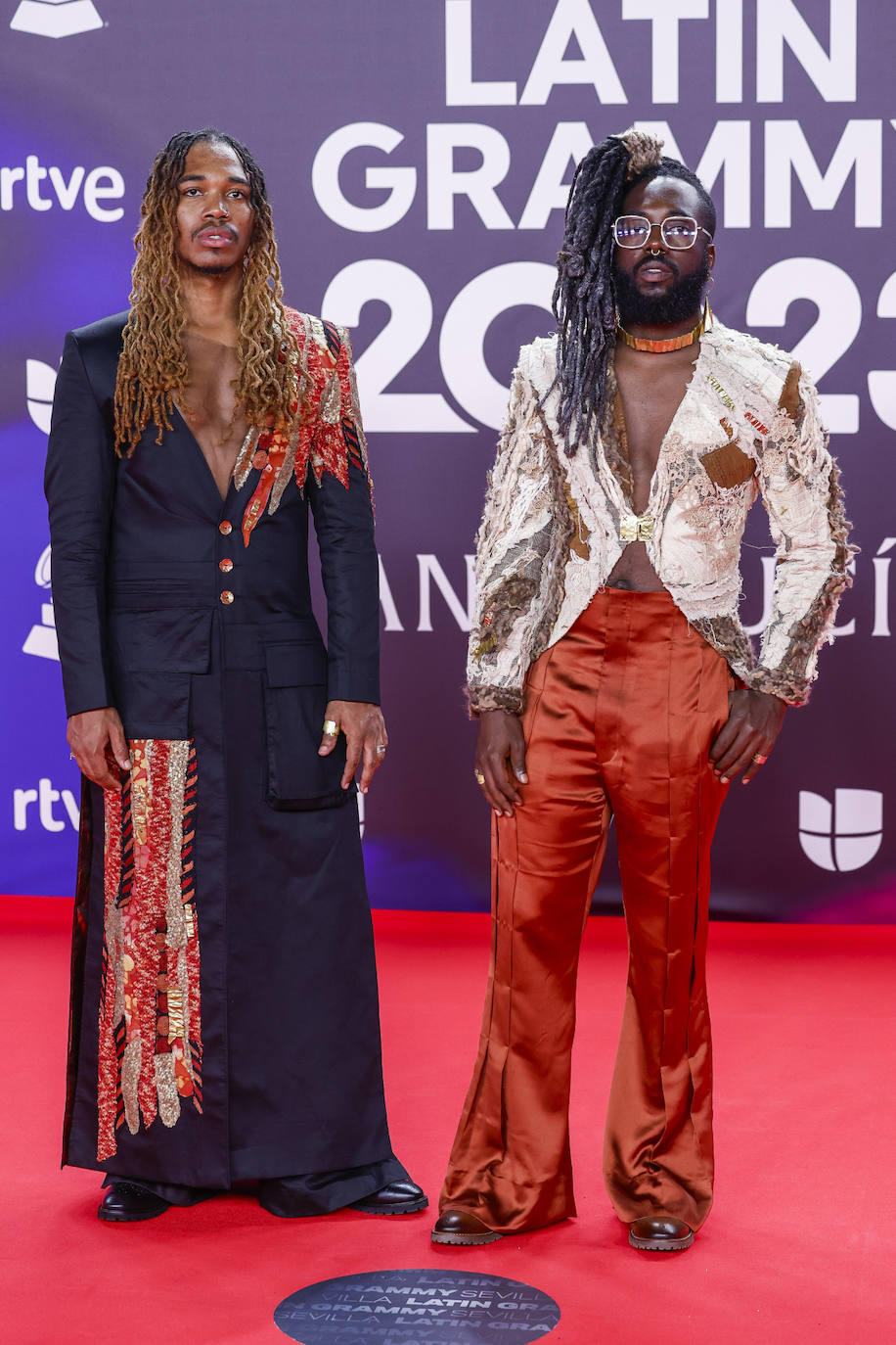 Dos estilismos, difíciles de catalogar. 