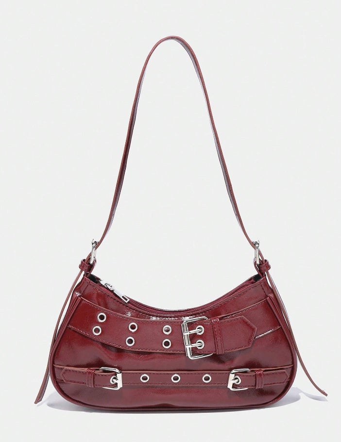 Bolso con hebillas en granate. 11.50 euros en Shein