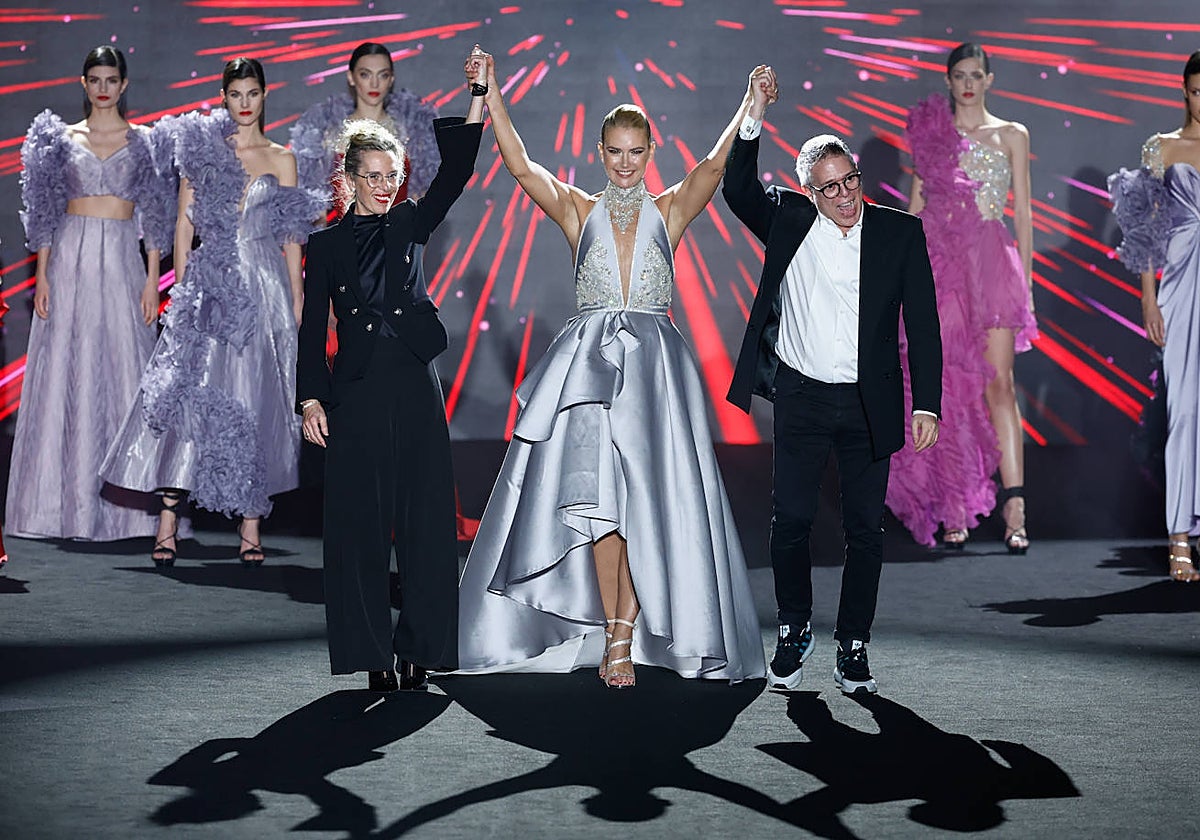 Valeriza Mazza ha sido la estrella del desfile de Hannibal Laguna en la MBFWMadrid.