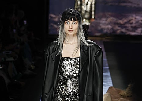 Imagen secundaria 1 - El desfile de Duyos en la MBFWMadrid. 