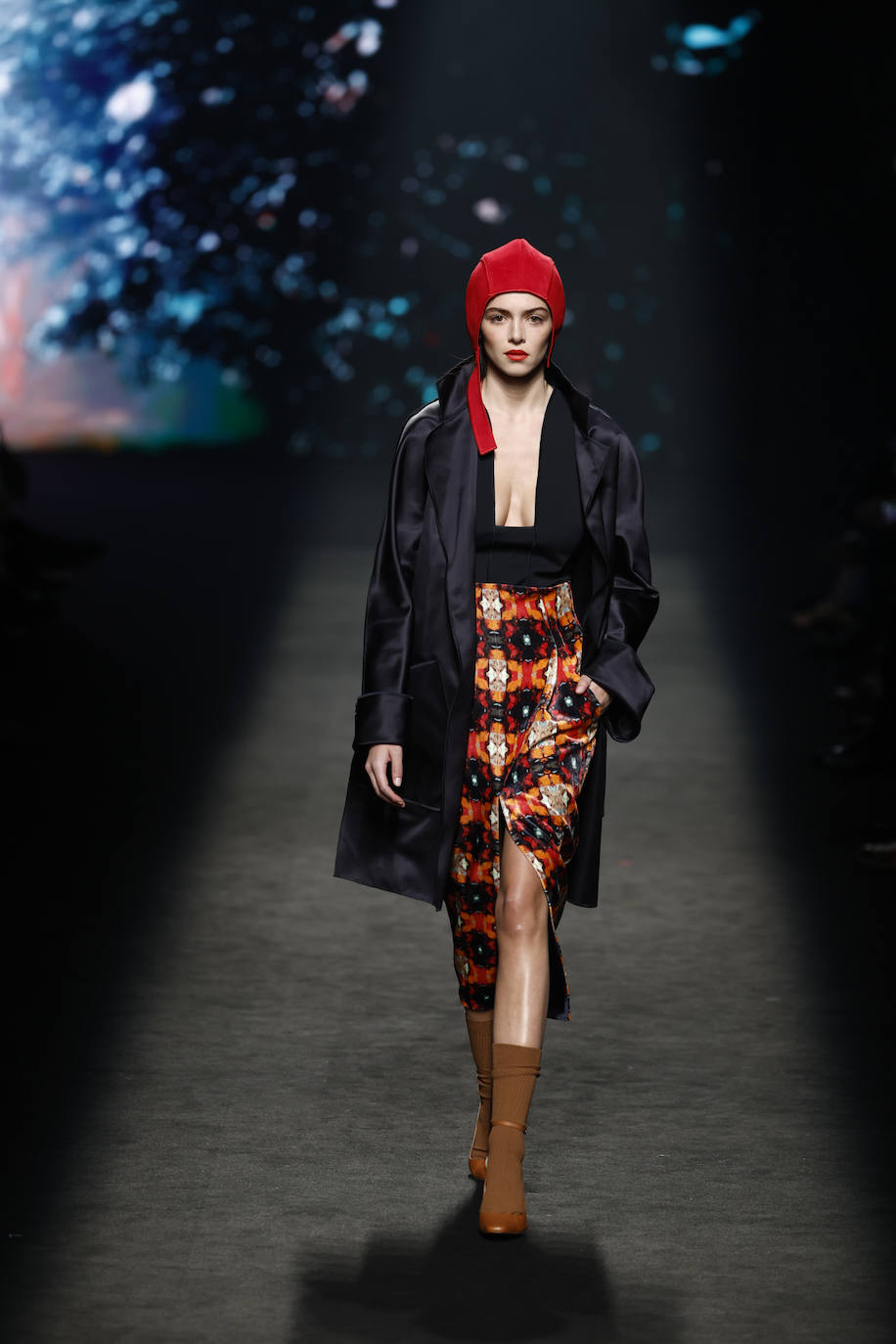 Los escotes, como el de este diseño, también han tenido un gran importancia en las propuestas de Marcos Lueng. 