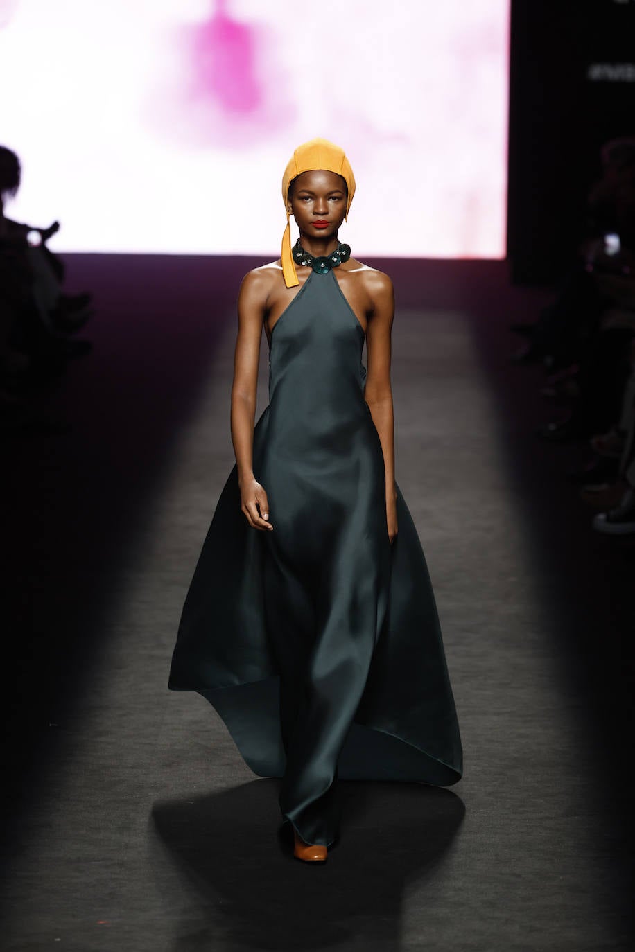 Los patrones geométricos han sido una de las tendencias que ha presentado Marcos Luengos sobre la pasarela madrileña. 