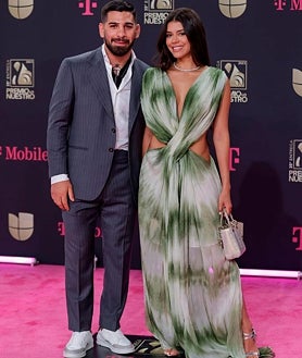 Imagen secundaria 2 - Giorgina apuesta por prendas en tendencia y elegantes.