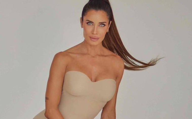 Imagen principal - Pilar Rubio, explosiva con body moldeador de Selmark (101,95€)