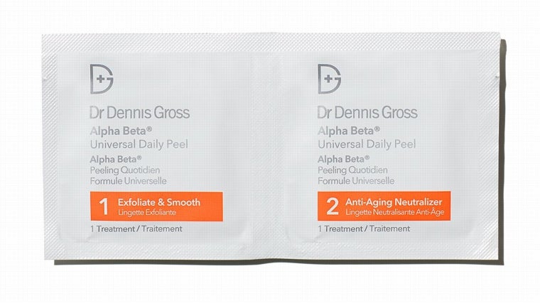 El famoso Alpha Beta Daily Peel de Dr Deniss Gros cuesta 24,99 euros (5 sobres); 99,99 euros (30 sobres); 169,99 euros (60 sobres), solo en Sephora.