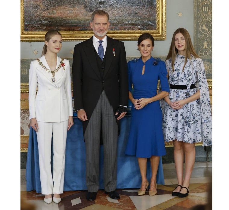 Los Reyes Felipe VI y Letizia con sus hijas, la Princesa de Asturias y la Infanta Sofía.