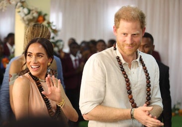 La maleta de Meghan Markle en Nigeria: casi 100.000 euros en joyas, vestidos y zapatos.