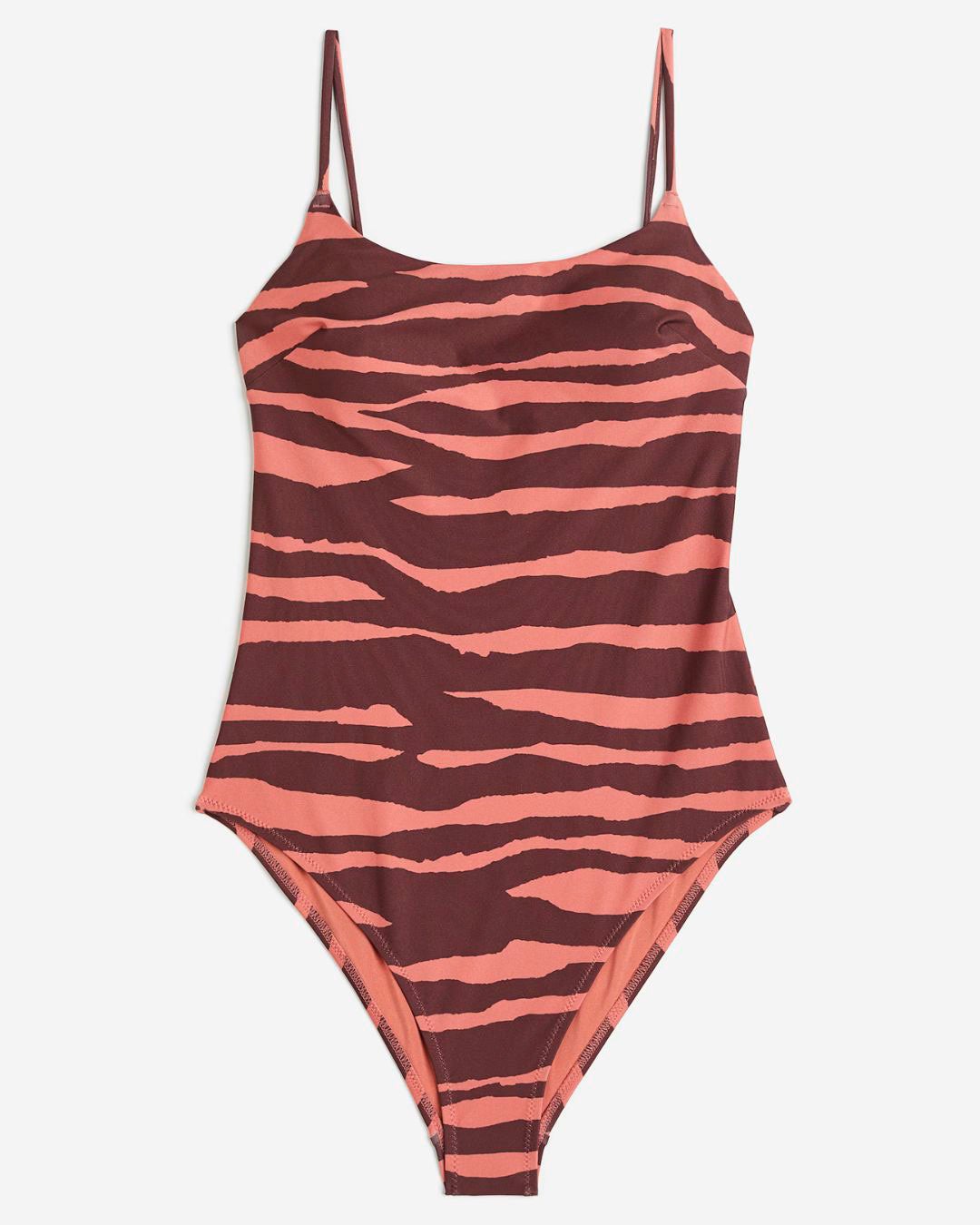 Bañador de tirantes. 17.99 euros en las rebajas de H&M.