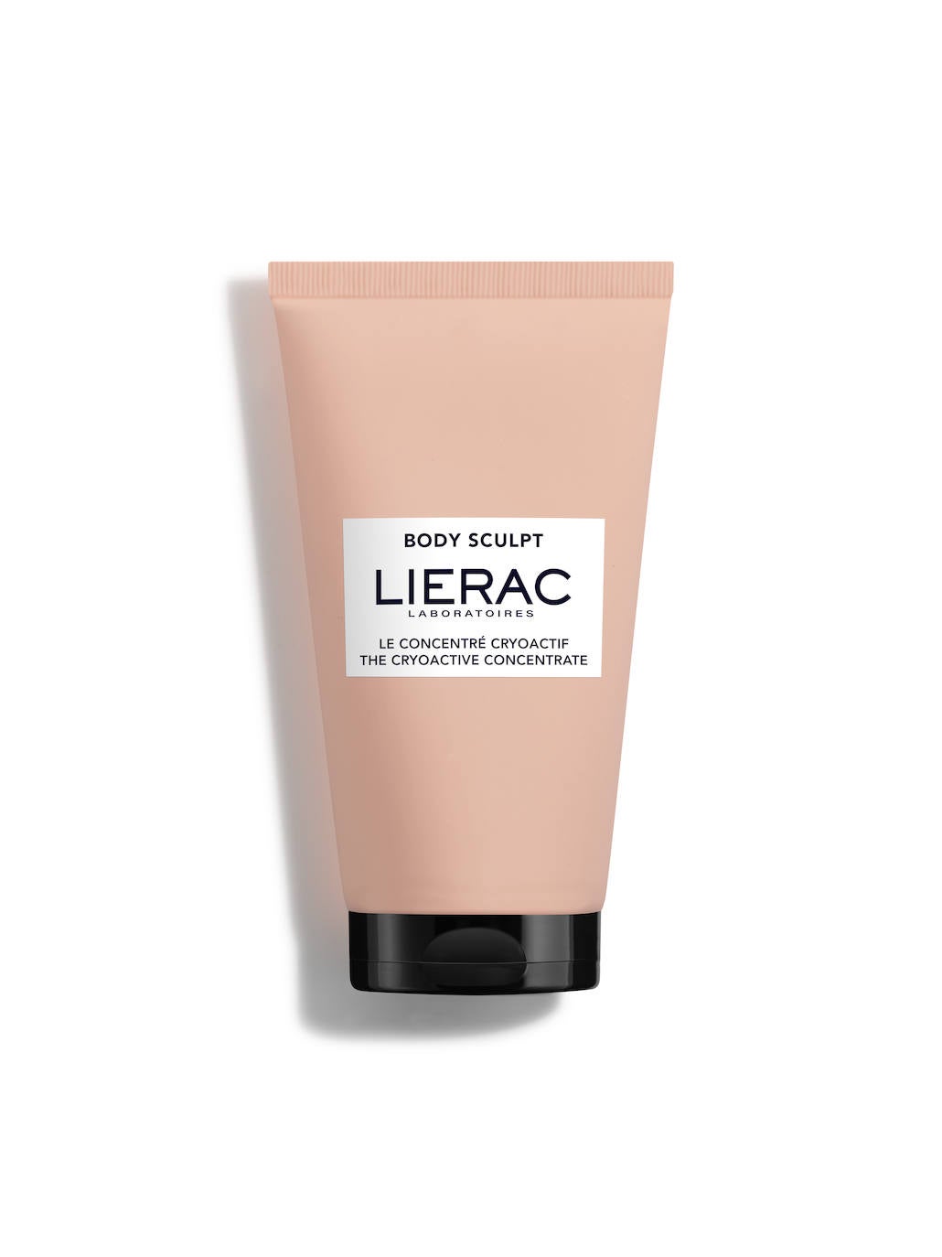 Concentrado Crioactivo Body Sculpt de Lierac (39,90 euros). El primer tratamiento corporal con textura gel efecto frío, ideado como una sesión de criolipólosis, con una acción duradera y efectos notables sobre la celulitis incrustada gracias al complejo Cellu-Sculpt. En su fórmula con 90% de ingredientes de origen natural, encontramos la cafeína asociada al jengibre para potenciar su actividad y favorecer la eliminación natural de grasas. También incorpora un combo vegetal de cardo mariano y gayuba, para actuar directamente sobre la celulitis incrustada.