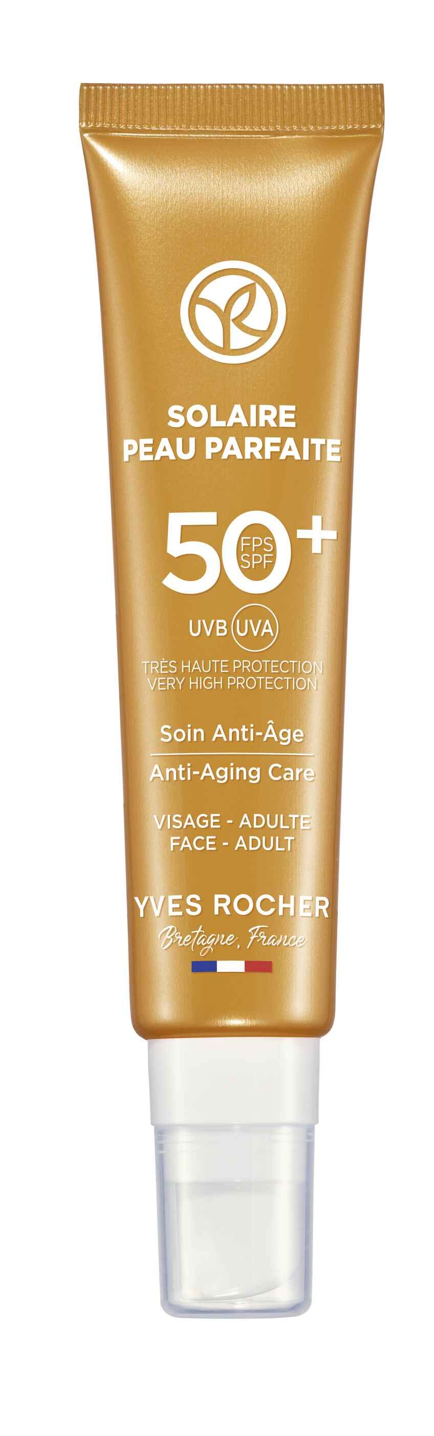 Crema Protectora Antiedad Rostro Spf 50+ de Yves Rocher. Esta crema solar de textura fluida y nada pegajosa se absorbe de inmediato, ofreciendo una protección alta frente a los rayos UVA y UVB. Libre de aceites minerales, su fórmula ligera evita los brillos y tiene efecto anti-edad. Su fórmula cuenta con un poliactivo de Cardo de Mar obtenido mediante un proceso respetuoso con los recursos naturales y el medioambiente. Esta planta estimula la melanina y la capacidad natural de la piel para defenderse de los efectos nocivos del sol, protege contra el fotoenvejecimiento, protege la estructura de la piel y estimula la regeneración celular. Su precio: 26,90 euros.