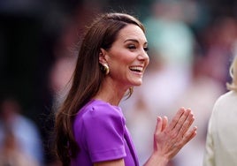 Kate Middleton, más rubia y bronceada, reaparece para felicitar a los deportistas británicos
