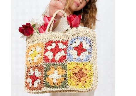 Imagen secundaria 1 - Bolso de Pull & Bear (15,99€), Cortefiel (5,99€) y Shein (17,99€)