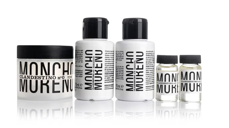 Tratamiento clandestino dúo de Moncho Moreno. Consta de 3 productos: Nº0, ampollas que restauran el cabello; Nº1, un champú que limpia y normaliza el pH; y Nº2, un acondicionador que mejora la fuerza y brillo sin añadir peso ni grasa. (49,90 euros en skinpharmacyjorgejuan34.com)