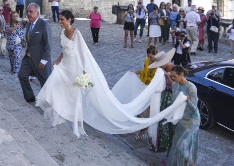 Imagen secundaria 1 - El vestido de novia de Ana Cristina firmado por Jorge Acuña