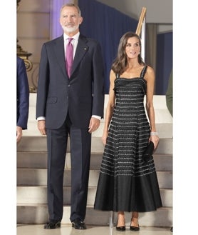 Secondary image 2 - Details of Queen Letizia's look