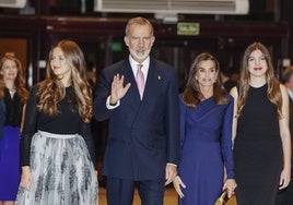 Los vestidos de la Reina Letizia, la Princesa Leonor y la Infanta Sofía en el concierto de los Premios Princesa de Asturias