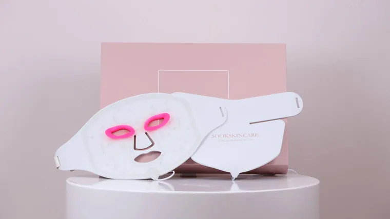 The SookSkincare LED Light Facial Mask.