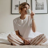 Ojos hinchados por la mañana: consejos y productos para combatirlos