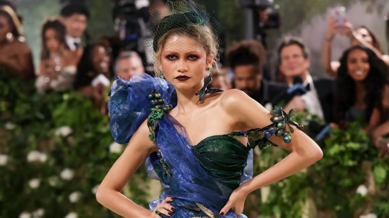Zendaya, una de las anfitrionas, eligió un vestido de Maison Margiela Artisanal by John Galliano
