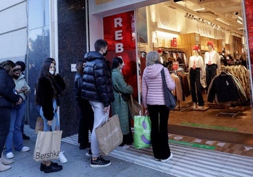 Cuándo empiezan las rebajas de invierno 2025 en Zara, Mango y El Corte Inglés