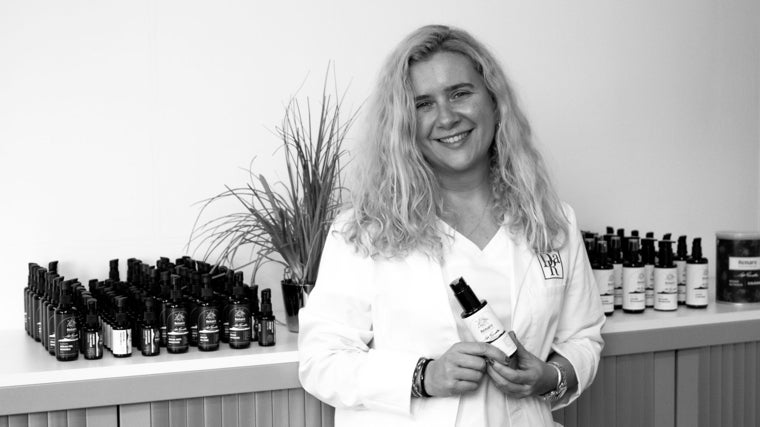 Ana Revuelta, la médico estético detrás de la firma de cosmética Renare.