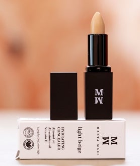 Imagen secundaria 2 - Marta Masi ha lanzando una marca que quiere acompañar a la mujer para que se sienta bien en todas las etapas de su vida, y especialmente en la menopausia, ofreciendo suplementos, productos de cuidado facial y capilar, y maquillaje.