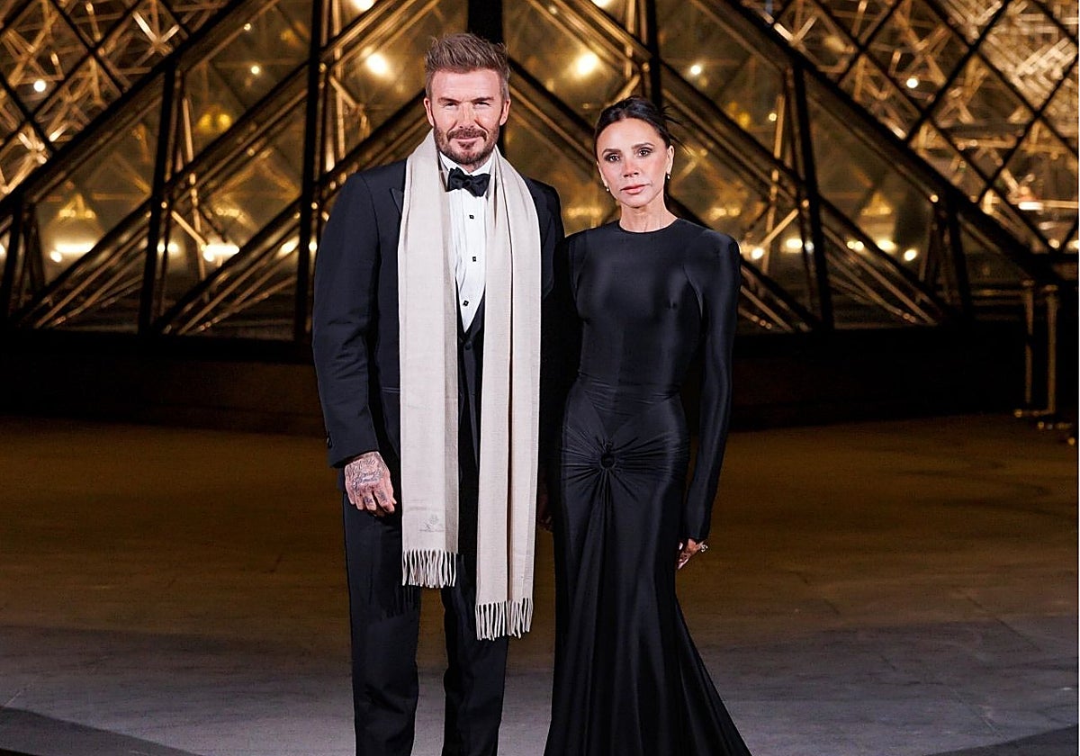 De los Beckham a Carla Bruni y Carlota Casiraghi: los elegantes looks de la cena de gala del Louvre