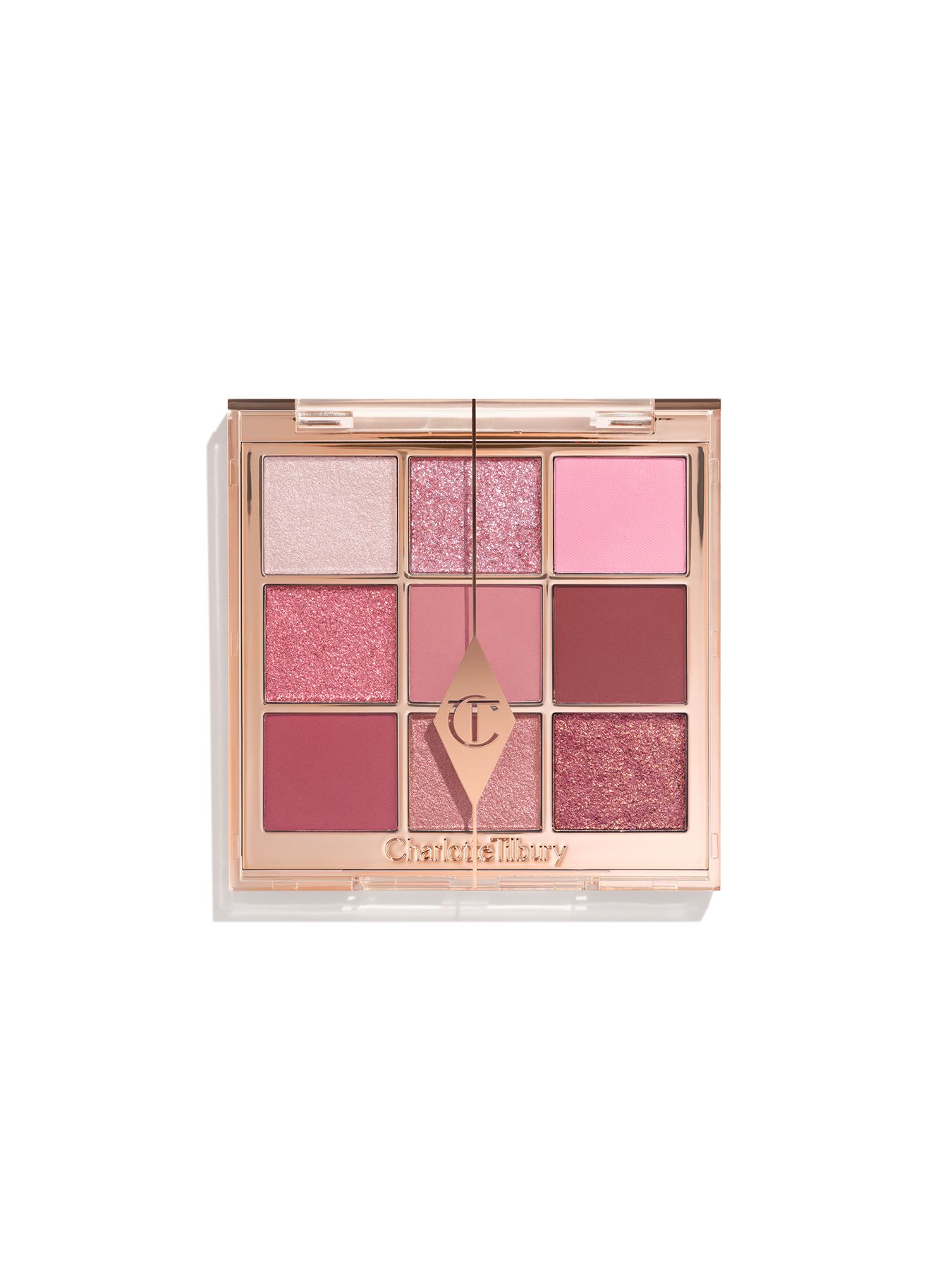 Sombras de ojos Palettes of Beautifying Eye Trends de Charlotte Tilbury (60 euros). Seis paletas de edición limitada que contienen, cada una, nueve tonos matizados y favorecedores que combinan armoniosamente entre sí. Altamente pigmentadas, estas sombras se aplican, difuminan y estratifican a la perfección y están diseñadas para conseguir un acabado profesional. Cada paleta presenta cinco nuevas texturas y acabados que aportan un acabado multidimensional y permiten pasar del día a la noche en tan solo unas pinceladas.