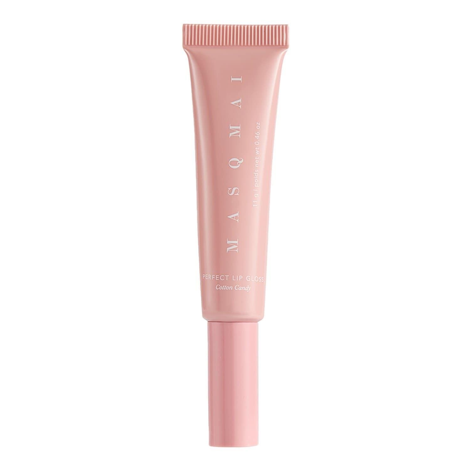 Perfect Lip Gloss de Masqmai (20 €, solo en Sephora). Brillo de labios de textura sedosa que aporta hidratación, frescor, brillo y volumen instantáneo (gracias a un péptido voluminizador) sin dejar residuo o sensación pegajosa en los labios. Disponible en cuatro tonos (Cotton Candy, Caramel Nude, Pink Peony y Wine o’clock), con un ligero aroma afrutado.