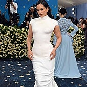 De Rosalía a Georgina Rodríguez y Jon Kortajarena: los españoles que han triunfado en la gala Met