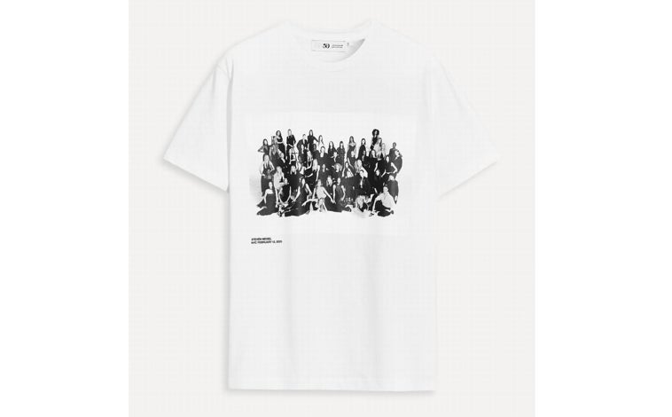 Imagem principal - Camiseta '50 anos'. 50 ícones (€ 22,95)