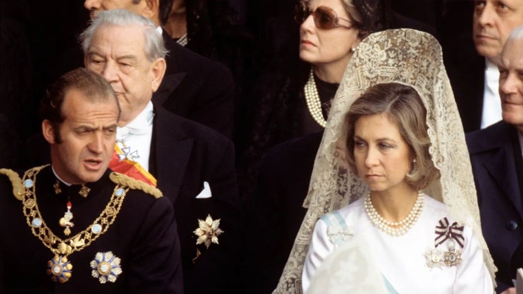 La Reina Sofía usó el privilegio del blanco en el funeral del papa Pablo VI