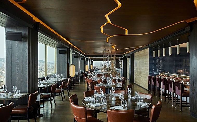 Imagen principal - Obras de Rockwell Group en España: Nobu Barcelona, Hotel Inglés en Madrid, y Seda Club en Barcelona.