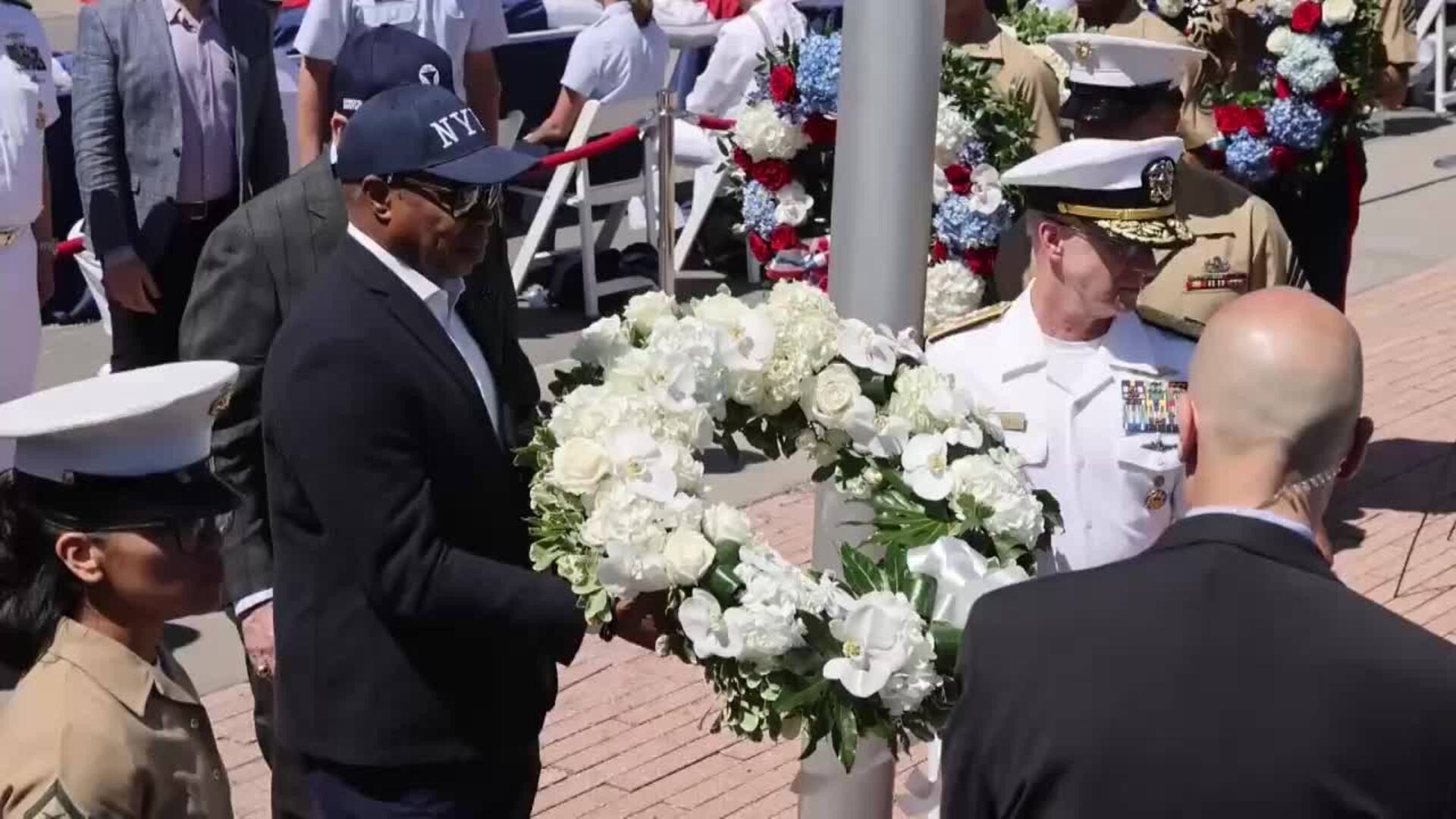 Rinden homenaje a militares caídos con acto oficial en Nueva York