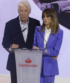 Imagem secundária 2 - A Rainha presidiu a cerimônia de encerramento, que contou também com a presença da Ministra Yolanda Díaz e do ator de Hollywood, que mora na Espanha, junto com sua esposa, Alejandra Silva.